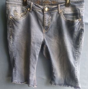 Royalty Women's Plus Size 18W Denim Bermuda Shorts D2